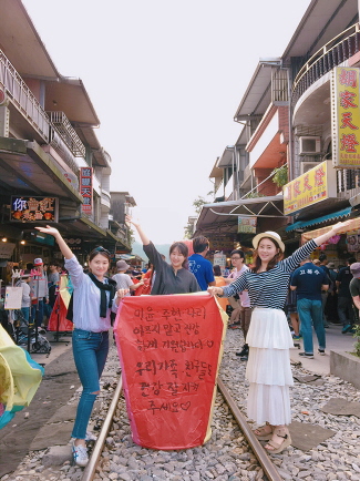 b3dbc6dae0o-2115.jpg